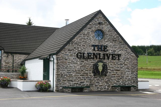 Die Glenlivet Distillery bietet nicht nur fabelhaften Scotch, sie ist auch schön anzuschauen und kannkostenlos besichtigt werden