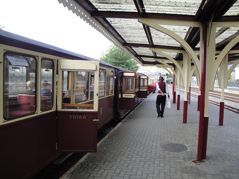 Am Bahnhof von Ffestiniog