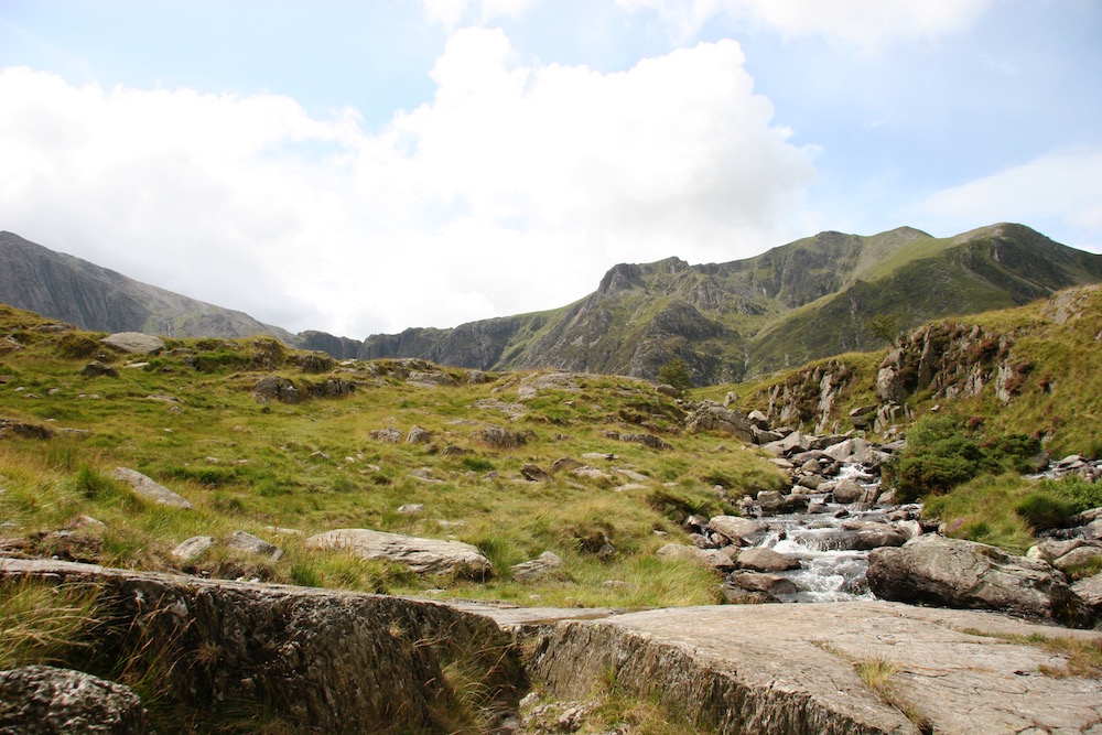 Berge, Wiesen und Wanderwege.