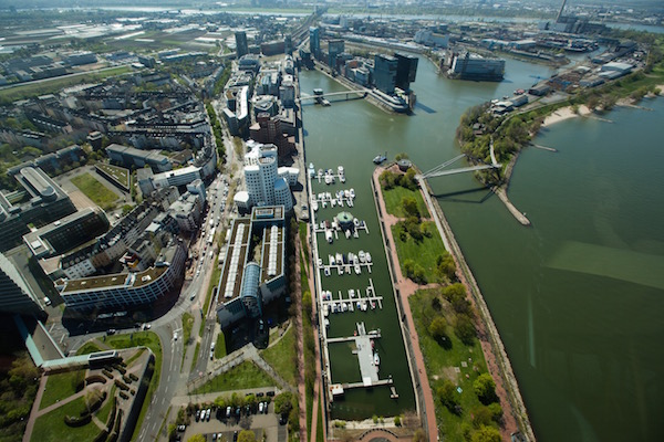 Medienhafen und Jachthafen