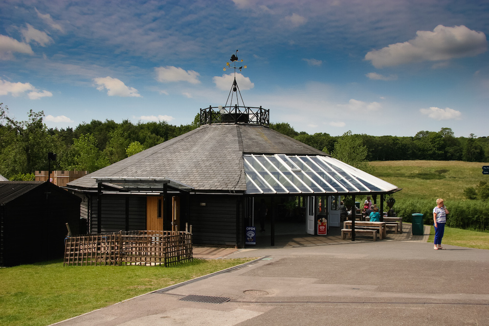 Ein großer, runder Pavillon