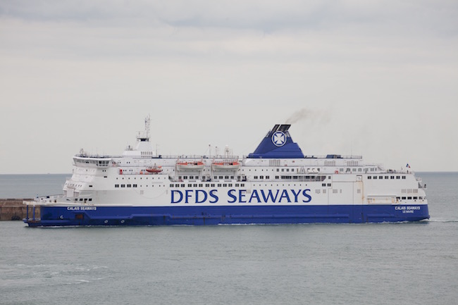 Die Fähre Calais Seaways bei der Einfahrt