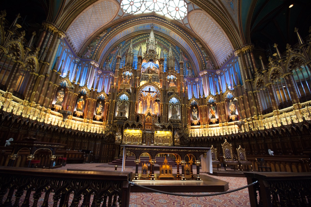 Das prachtvolle Innere der Kirche Notre Dame in Montréal