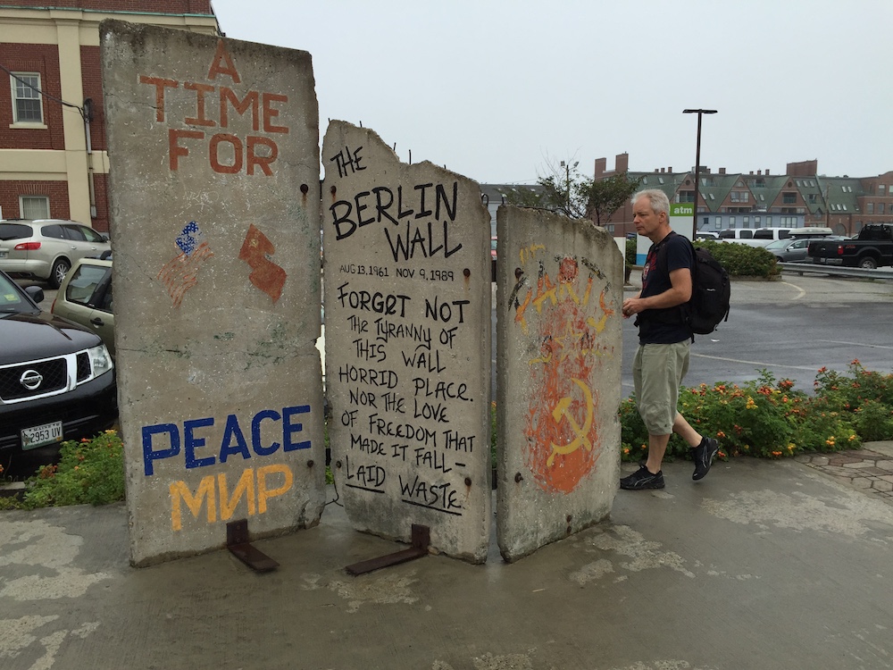 Ein Stück der Berliner Mauer in Portland, Maine