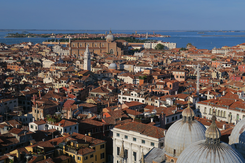 Blick vom Markusturm auf Venedig