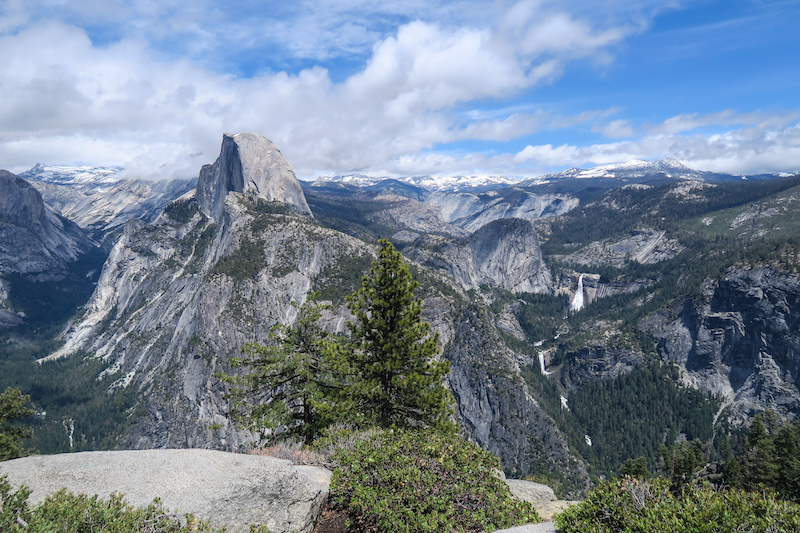 Blick auf den Half Dome vom Glacier Point aus