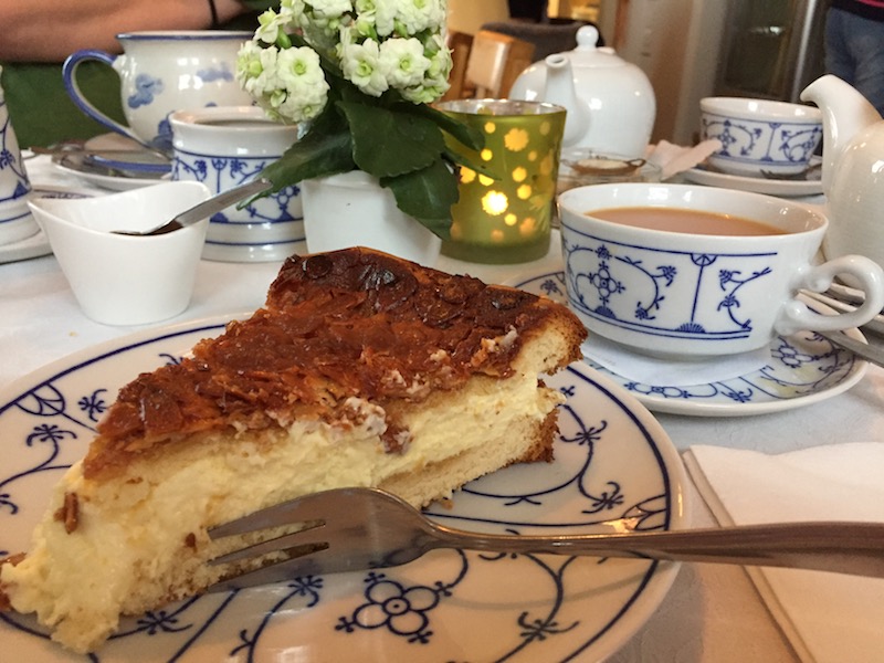 Tee und Kuchen bei Tante Frida