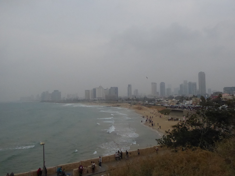 Blick von Jaffa auf Tel Aviv, leider bei schlechter Sicht