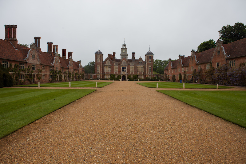 Roter Backstein, Türmchen, Butzenfenster. Blickling Hall ist jakobinische Architektur, wie ich sie liebe