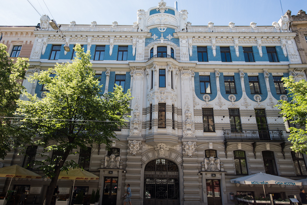 Einer der bekanntesten Architekten des Jugenstils war Michael Eisenstein. Das Gebäude auf der Elizabetes iela 10b entstammt seiner Feder.