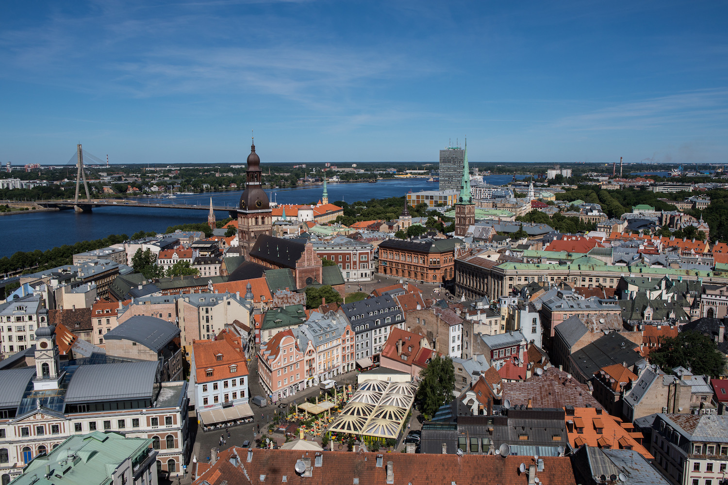 Der Blick auf die Altstadt vom Turm der St. Petrikirche