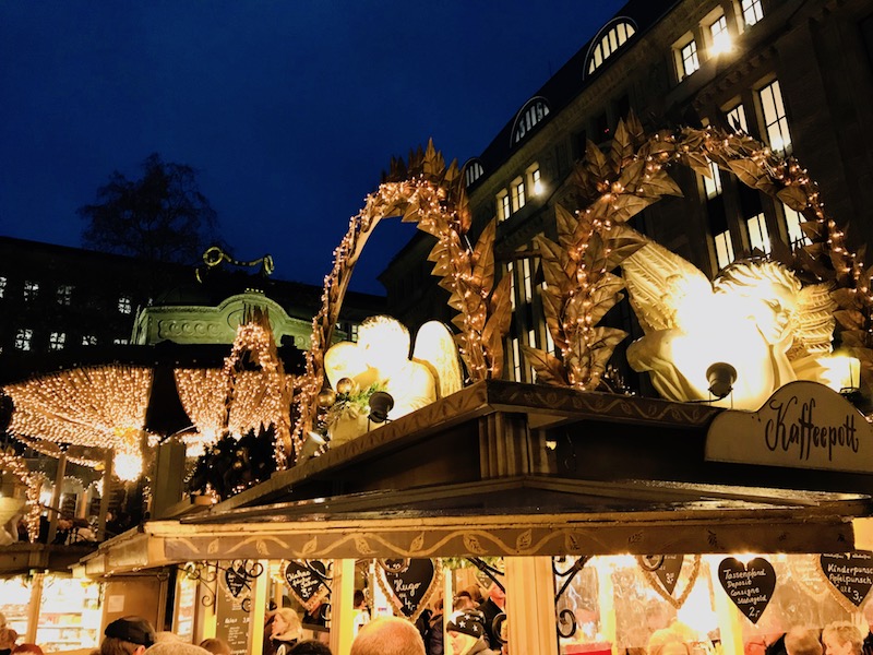 Auch auf dem Engelchenmarkt in Düsseldorf finde ich die Dekoration sehr geschmackvoll