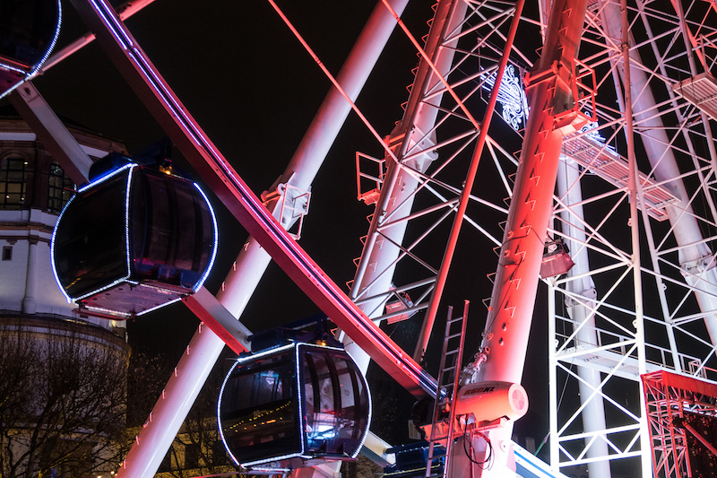 Das Riesenrad am Burgplatz ist toll beleuchtet. Man kann es von überall sehen