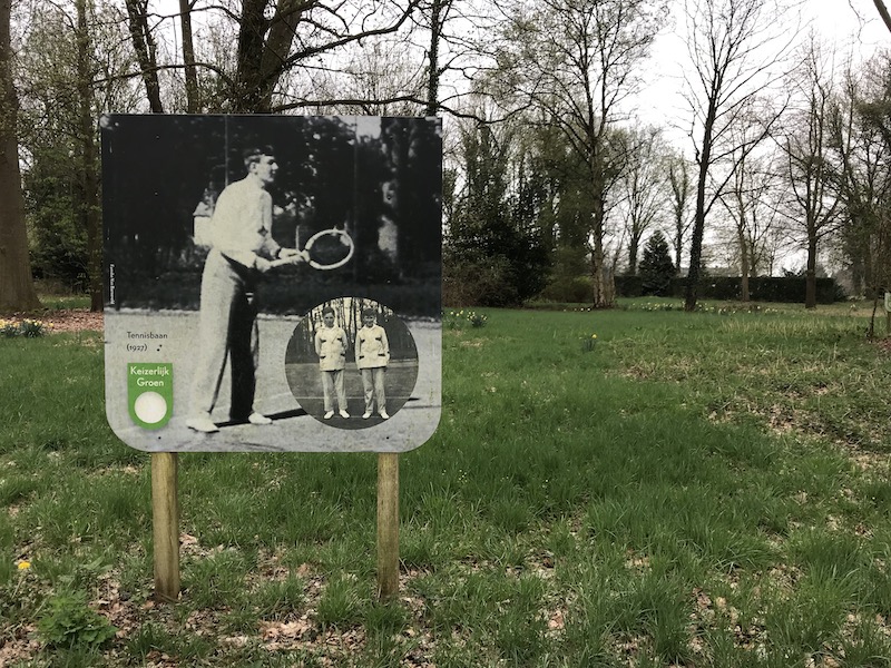 Hier befand sich zu Lebzeiten Kaiser Wilhelms II. ein Tennisplatz 