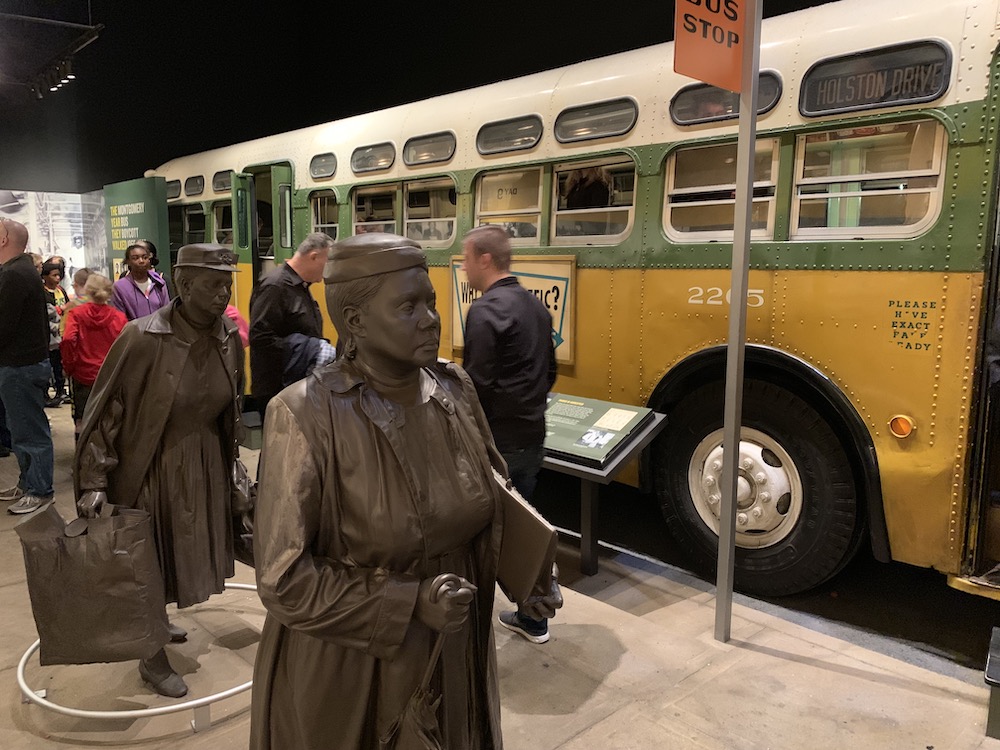 Der Bus Byokott von Mongomery war eine friedliche Protestaktion gegen die Rassentrennung in öffentlichen Verkehrsmitteln