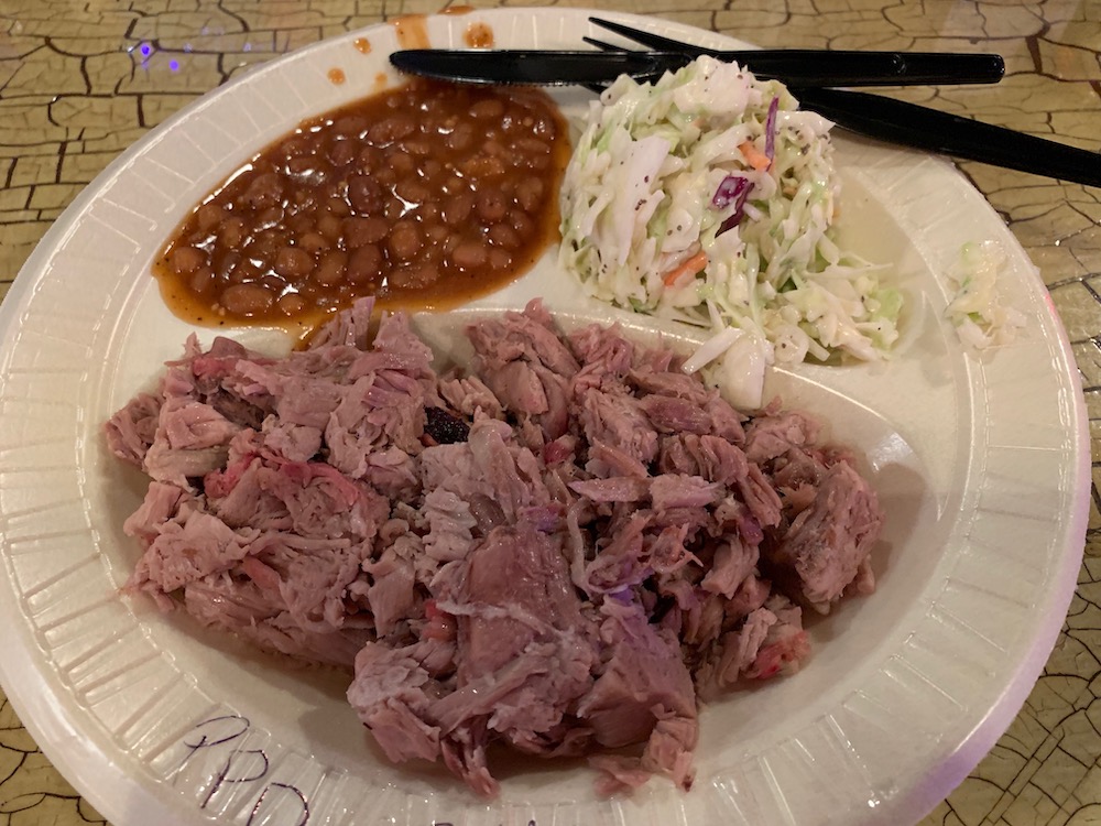 Pulled Pork, Bakes Beans und Cole Slaw. Lecker!