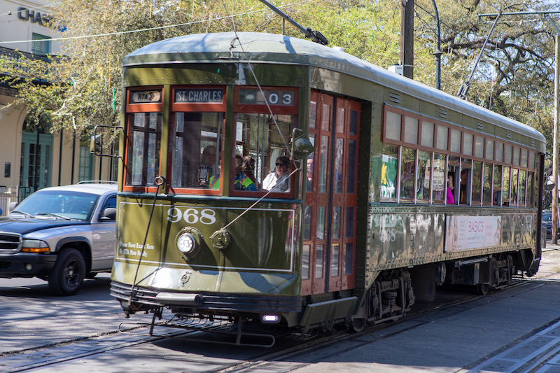 Die historische Streetcar bringt einen vom French Quarter in den Garden District