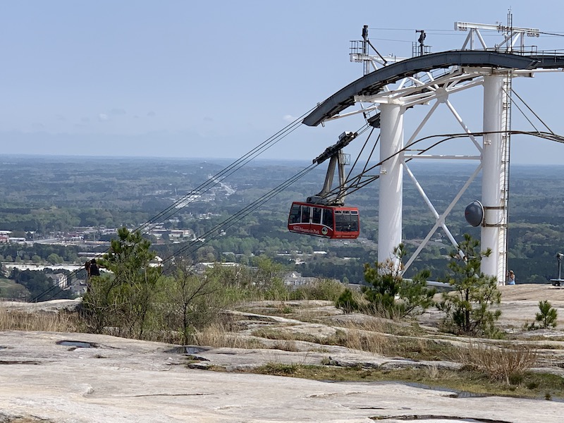 Der Stone Mountain ist ein riesiger Monolith in Atlanta, Georgia