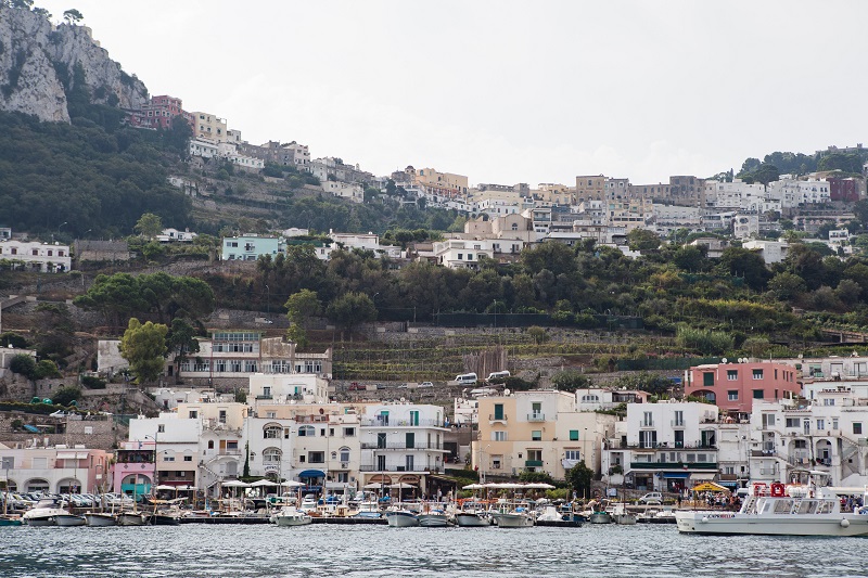 So wunderschön begrüßt einen Capri, wenn man per Schiff ankommt