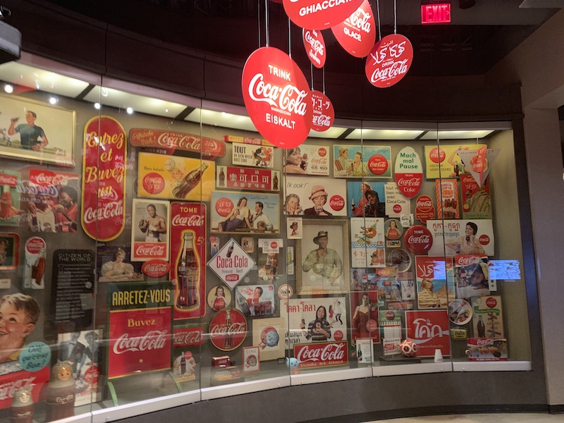 So veränderte sich die Coca-Cola Werbung im Laufe der Jahre