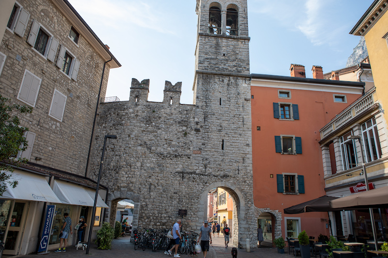 Das mittelalterliche Stadttor Porta San Michele