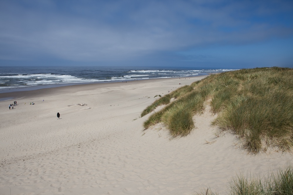 Könnte auch auf Sylt sein, oder? Das sind aber die Oregon Dunes.